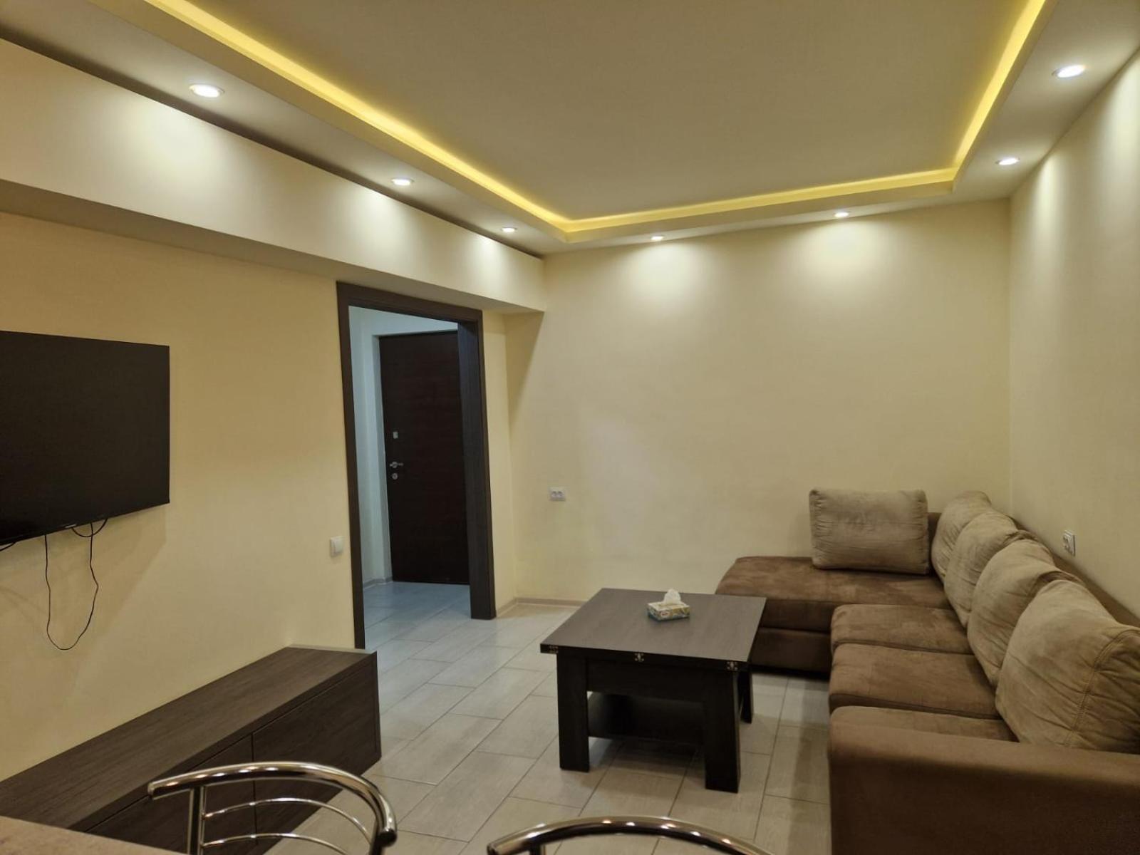 Comfortable Apartment In The Centre Of Yerevan 002 Екстериор снимка